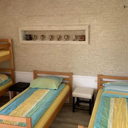 S&m Hostel *